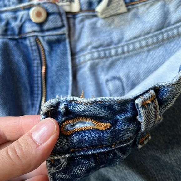 LondonJean | Vintage Denim Distressed Shorts Women’s Size 10 | Medium Wash - Picture 11 of 11